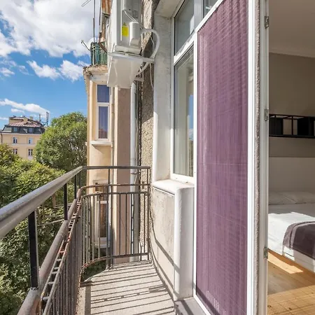 Bluewaveplace - Stylish 2 Bedroom In Center Of דירה