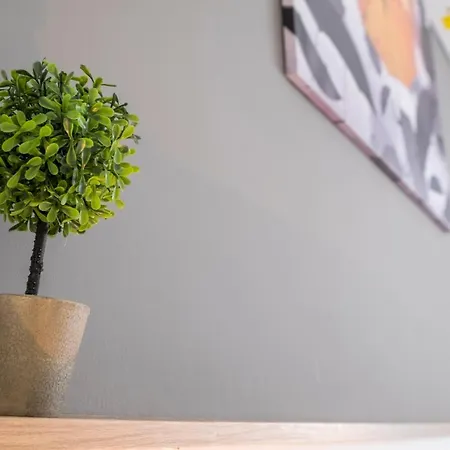 Bluewaveplace - Stylish 2 Bedroom In Center Of Sófia