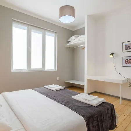 Bluewaveplace - Stylish 2 Bedroom In Center Of Apartment