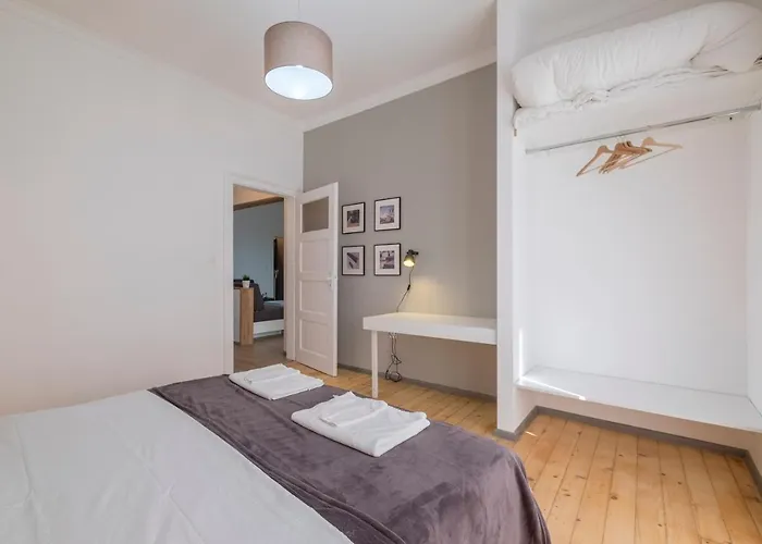 Bluewaveplace - Stylish 2 Bedroom In Center Of Daire