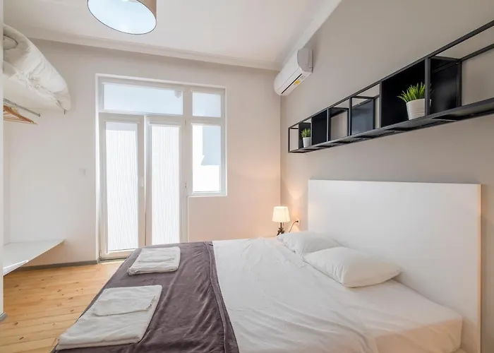 Bluewaveplace - Stylish 2 Bedroom In Center Of Apartment *