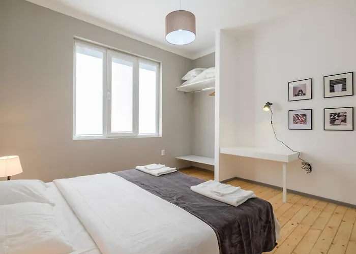 Bluewaveplace - Stylish 2 Bedroom In Center Of Daire