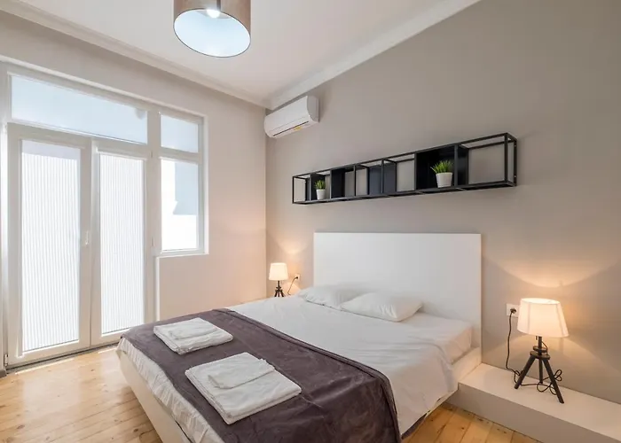 Bluewaveplace - Stylish 2 Bedroom In Center Of Apartment