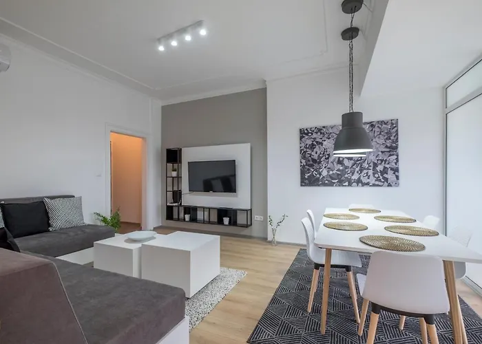 Daire Bluewaveplace - Stylish 2 Bedroom In Center Of Sofya