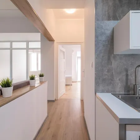 Bluewaveplace - Stylish 2 Bedroom In Center Of * София